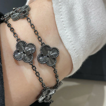 [Charm Aries Jewelry]CLOVER 5 MOTIF BLACK BRACELET