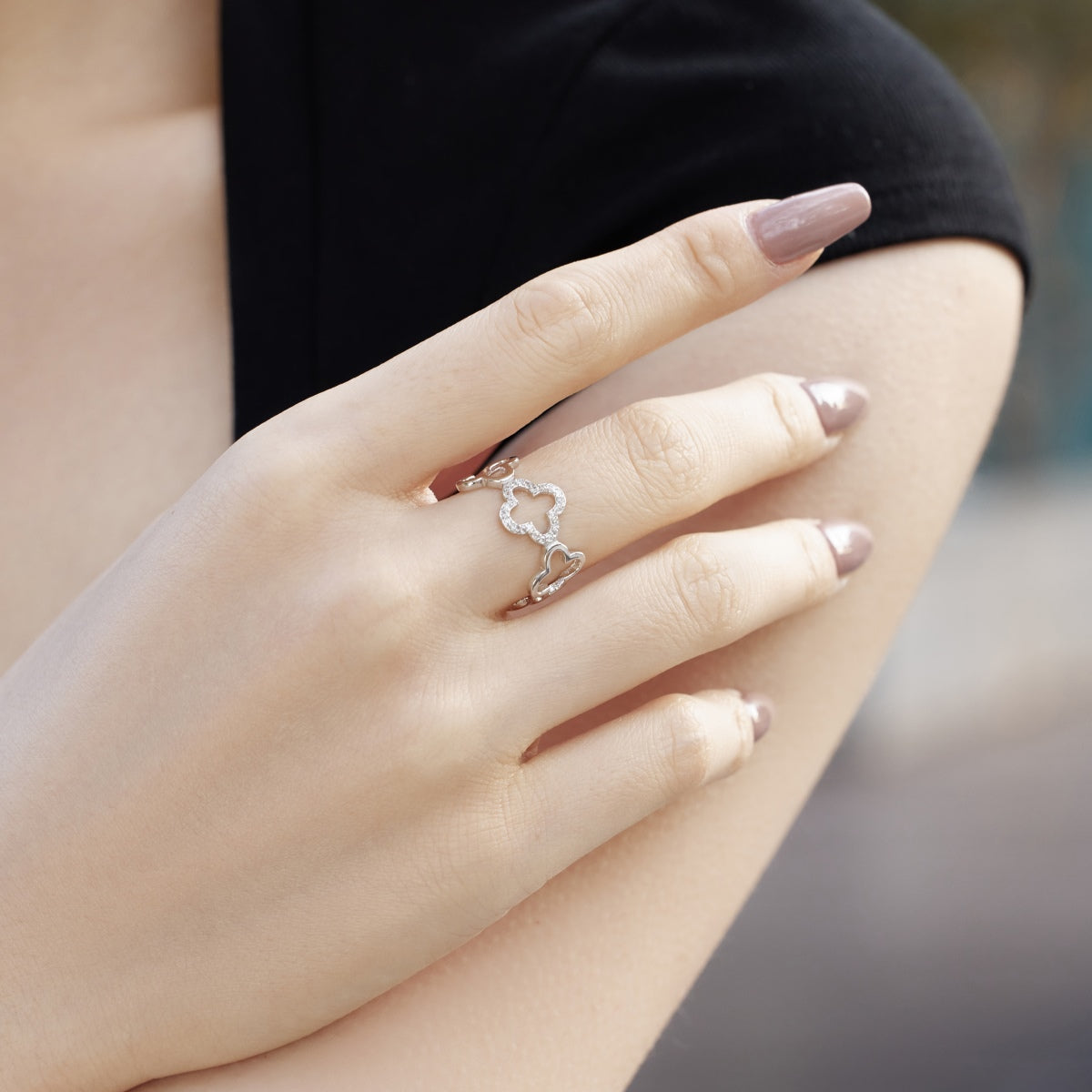 [Charm Aries Jewelry]Hollow Design Four-Leaf Charm Aries Flower Shape Ring