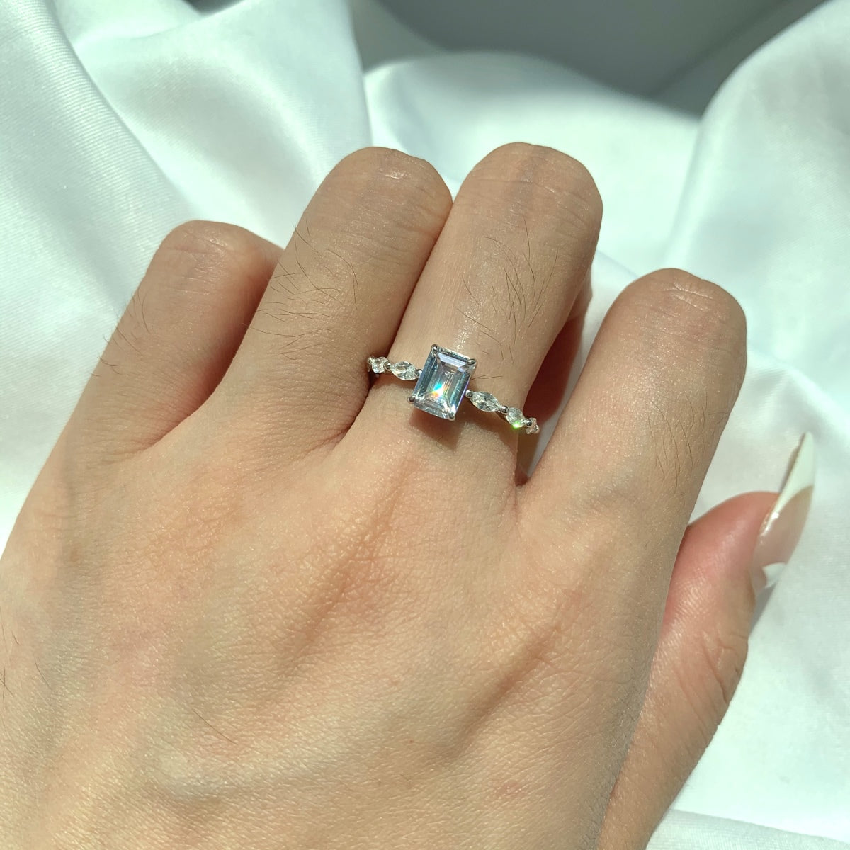 [Charm Aries Jewelry]1.0 Carat Dainty Resplendent Radiant Cut Daily Ring