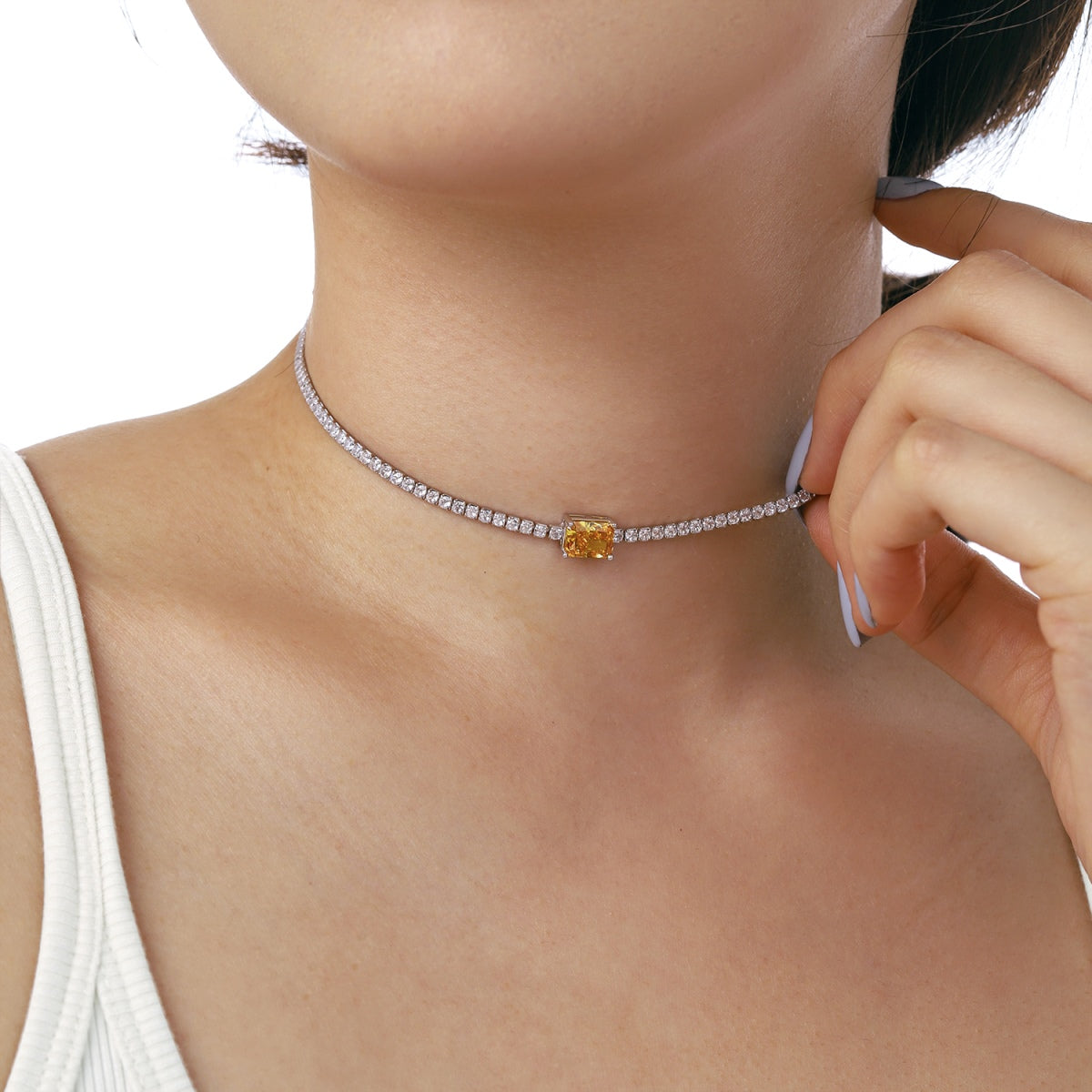 [Charm Aries Jewelry]2.0 carat Ornate Emerald Cut Necklace