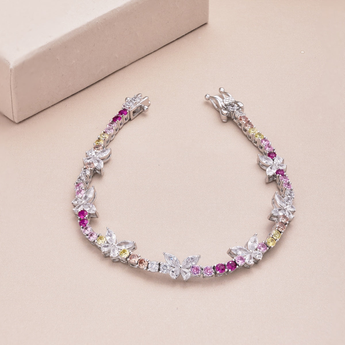 [Charm Aries Jewelry]Ornate Colorful Butterfly Shape Round Cut Daily Bracelet