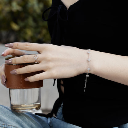 [Charm Aries Jewelry]Four-Leaf Charm Aries Hollow Butterfly Bracelet