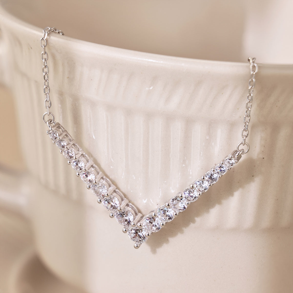 [Charm Aries Jewelry]Ornate Round Cut Necklace