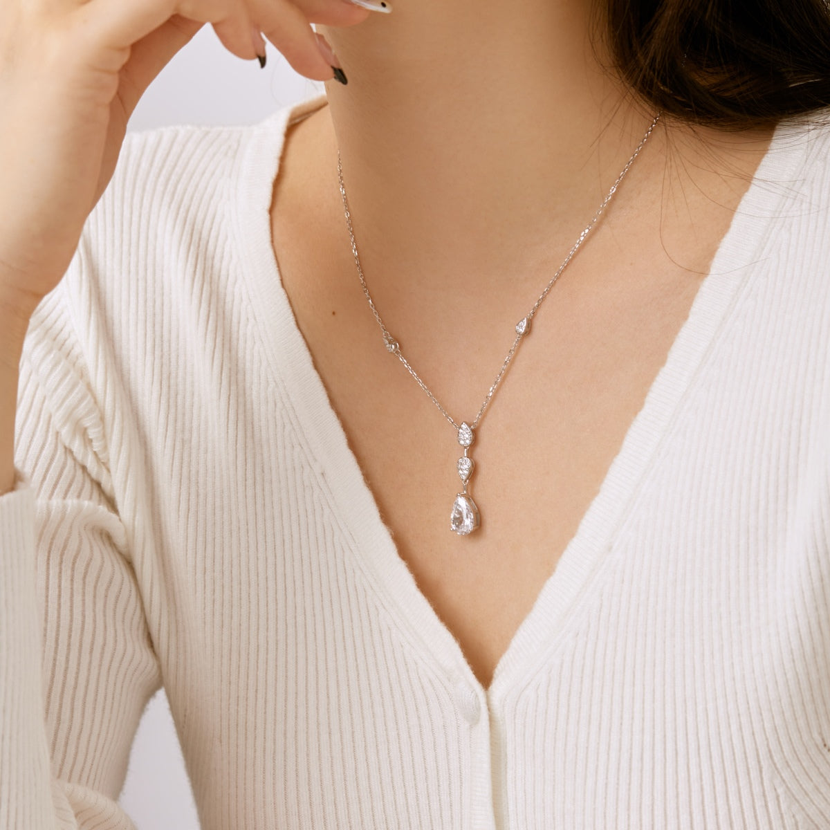 [Charm Aries Jewelry]Dazzling Pear Cut Necklace