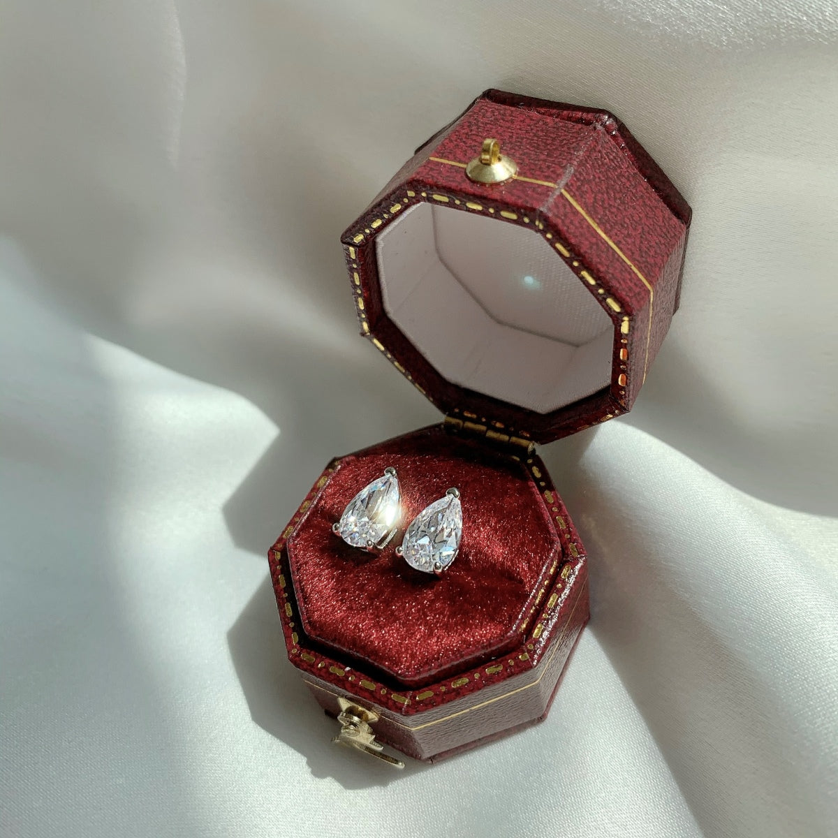 [Charm Aries Jewelry]Ornate Water Drop Shape Earrings