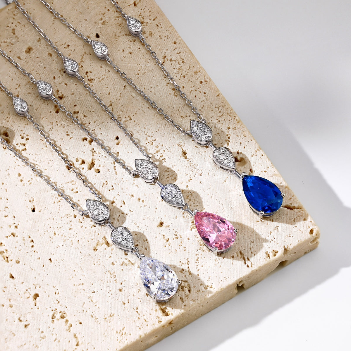 [Charm Aries Jewelry]Dazzling Pear Cut Necklace