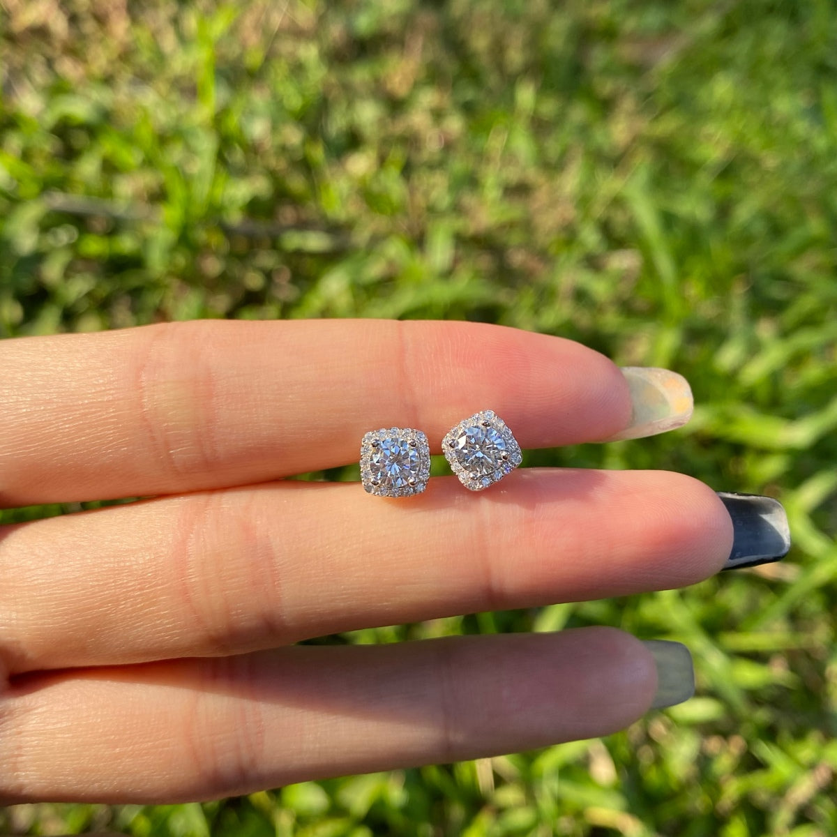 [Charm Aries Jewelry]Classic Round Center Stone Stud Earrings