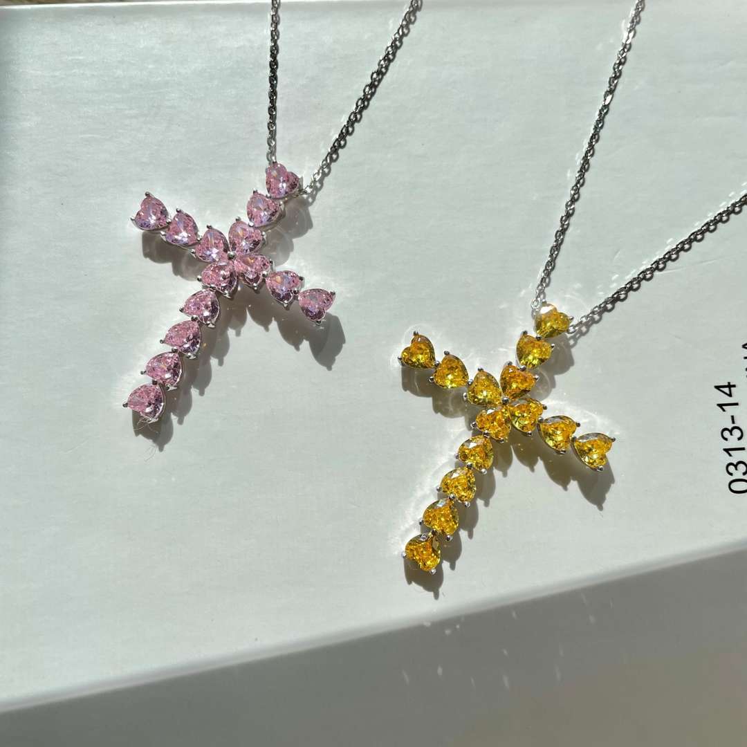 [Charm Aries Jewelry]Radiant Cross Shape Necklace