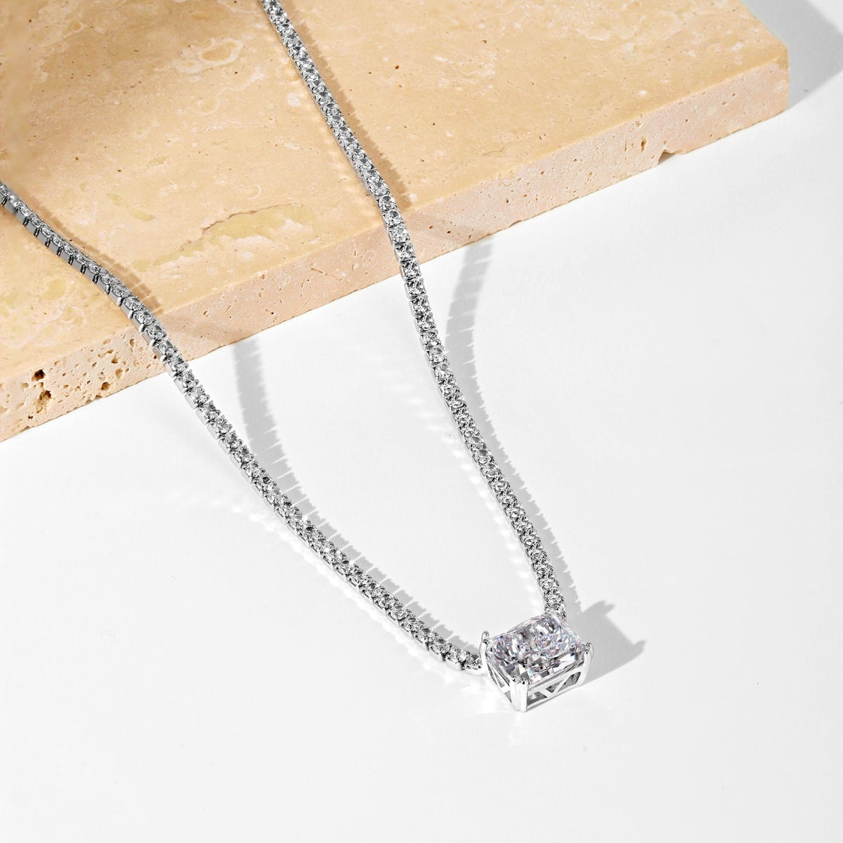 [Charm Aries Jewelry]4.0 Carat Elegant Radiant Cut Necklace