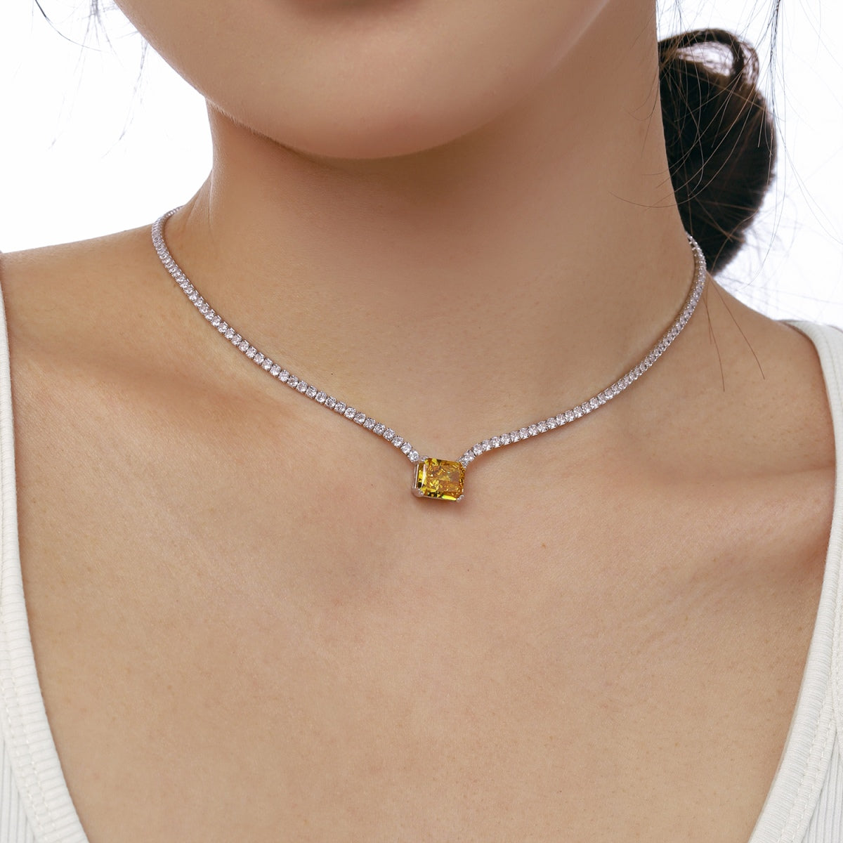 [Charm Aries Jewelry]4.0 Carat Elegant Radiant Cut Necklace