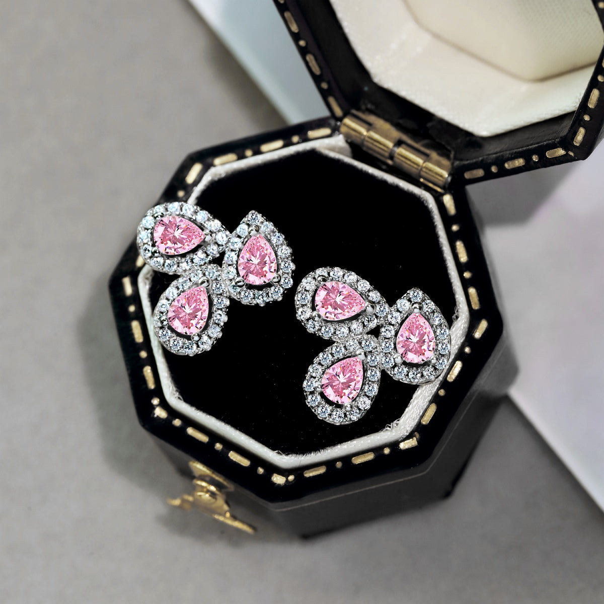 [Charm Aries Jewelry]Ornate Flower Shape Pear Cut Lover Earrings