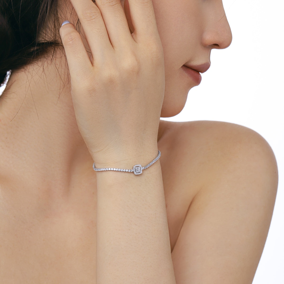 [Charm Aries Jewelry]Luxurious Dazzling Square Shape Banquet Bracelet