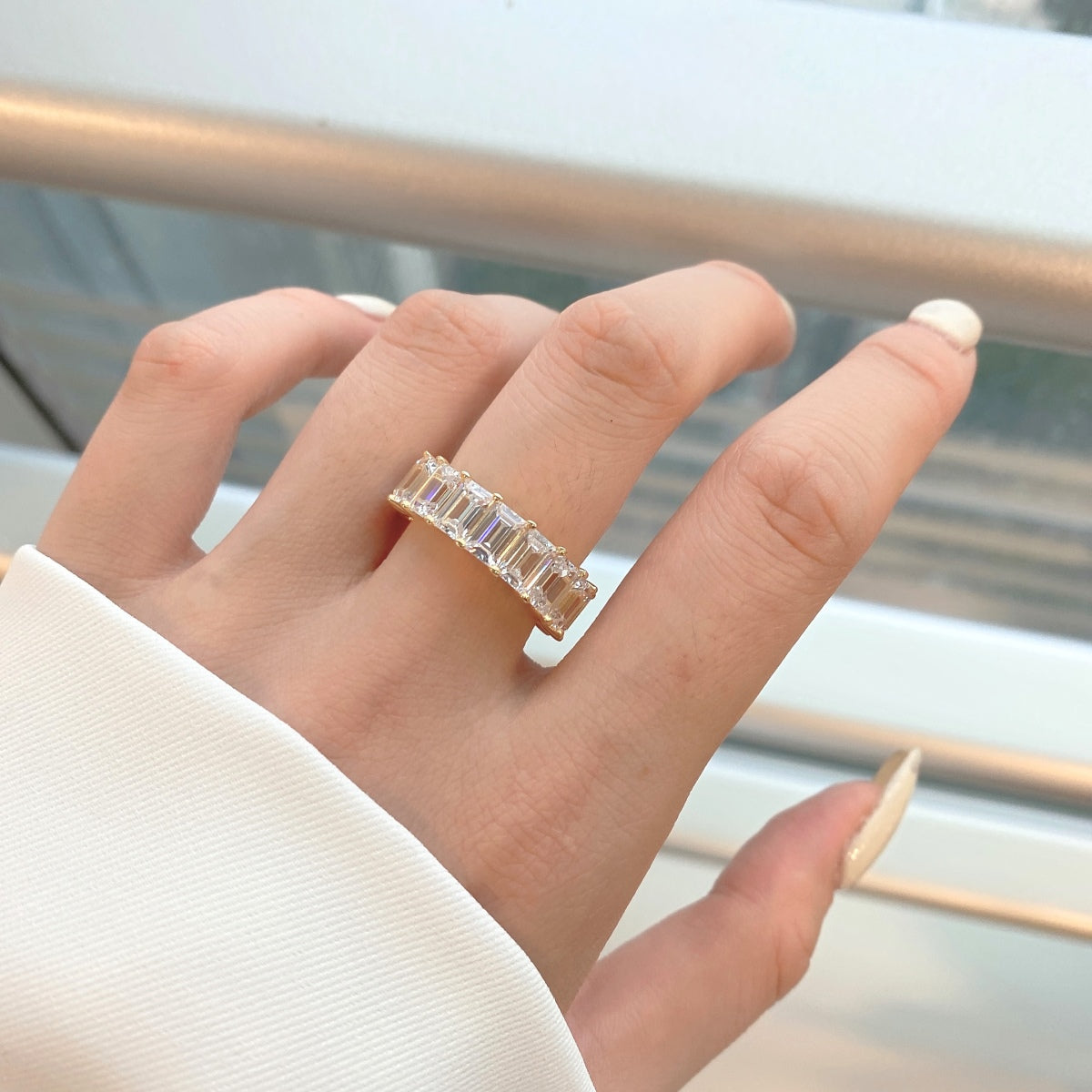 [Charm Aries Jewelry]0.75 Carat Elegant Emerald Cut Tennis Ring