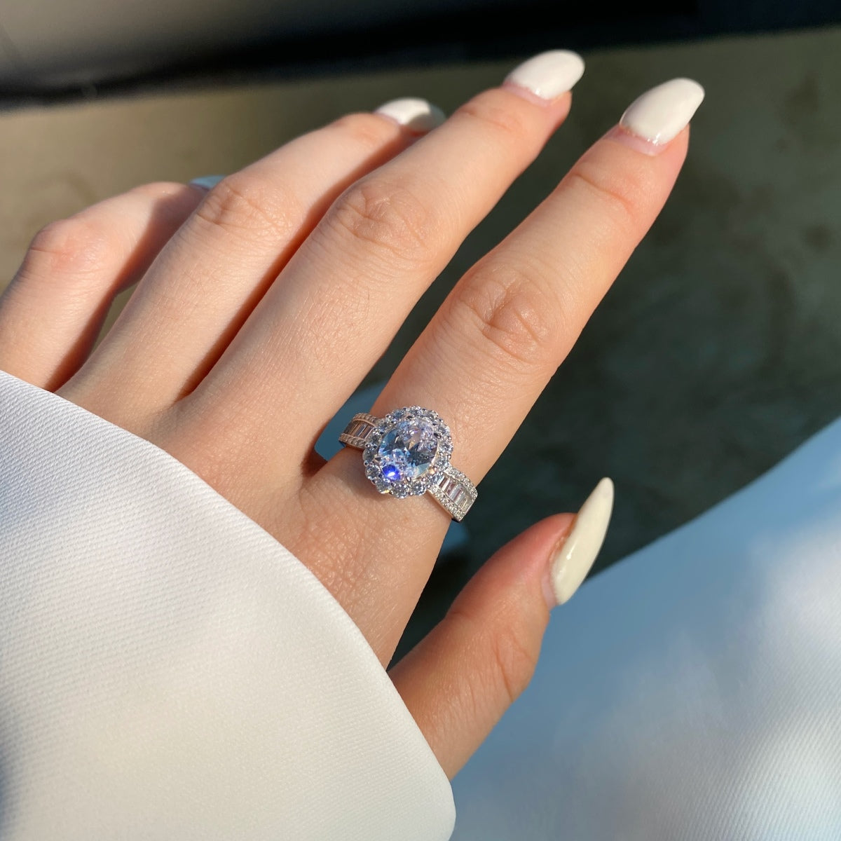 [Charm Aries Jewelry]1.5 Carat Dazzling Charming Oval Cut Banquet Ring