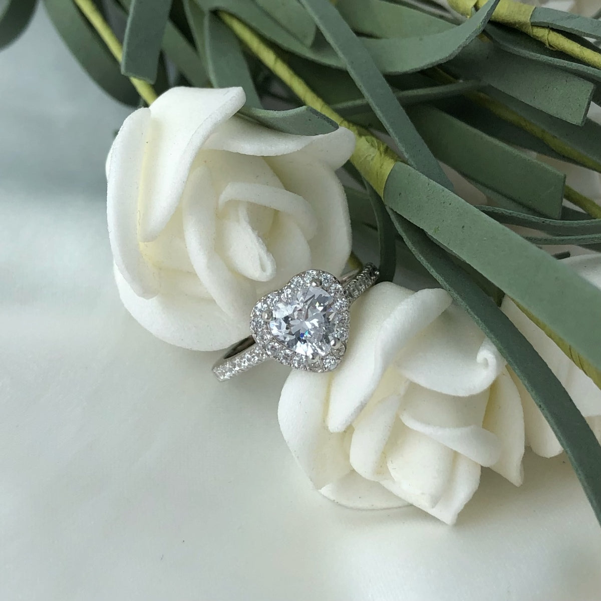 [Charm Aries Jewelry]Eternity Splashy Romantic Heart Shape Lover Ring