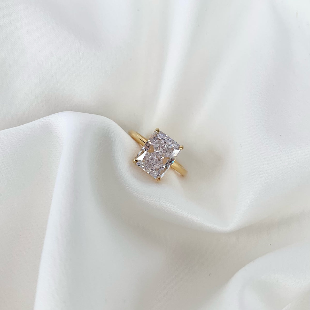 [Charm Aries Jewelry]4.0 Carat Ornate Enchanting Radiand Cut Banquet Ring