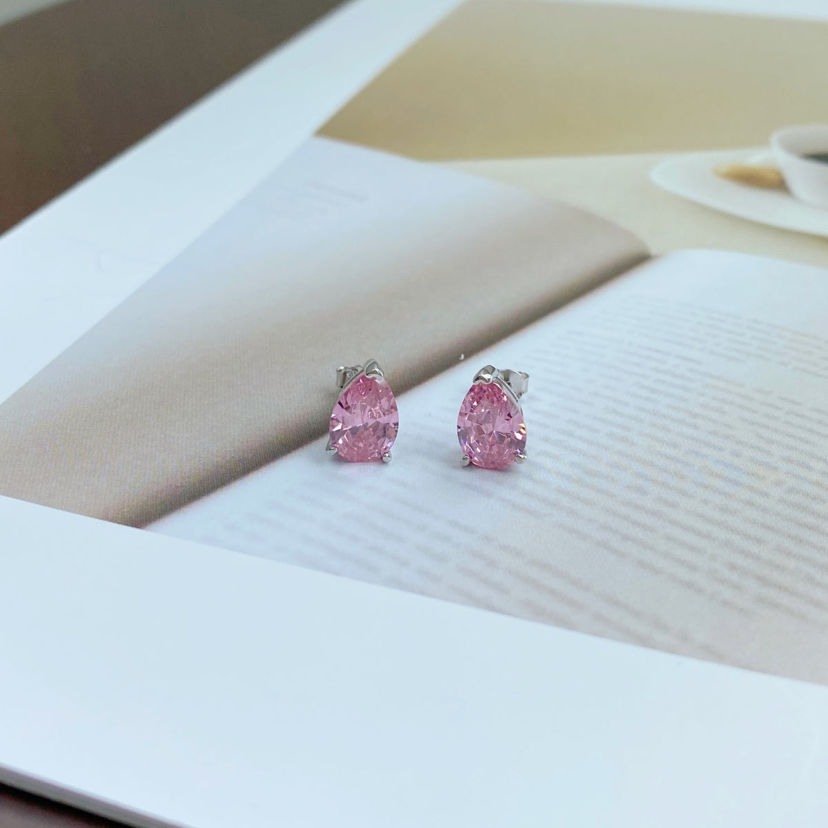 [Charm Aries Jewelry]Ornate Water Drop Shape Earrings