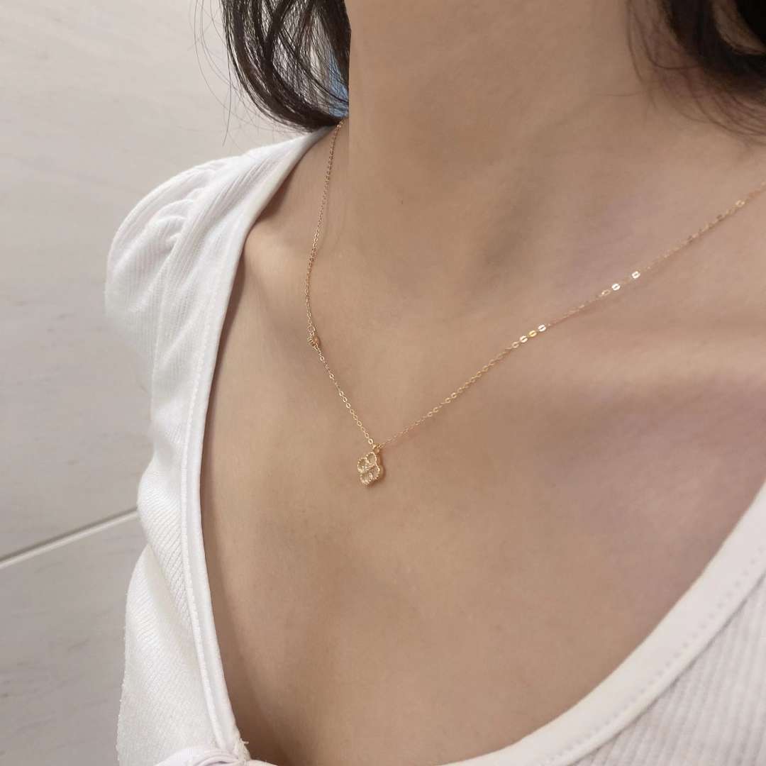 [Charm Aries Jewelry]Delicate Flower Shape Necklace