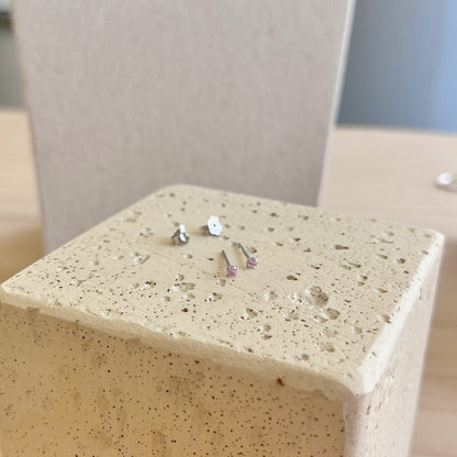 [Charm Aries Jewelry]Delicate Solitaire Earrings