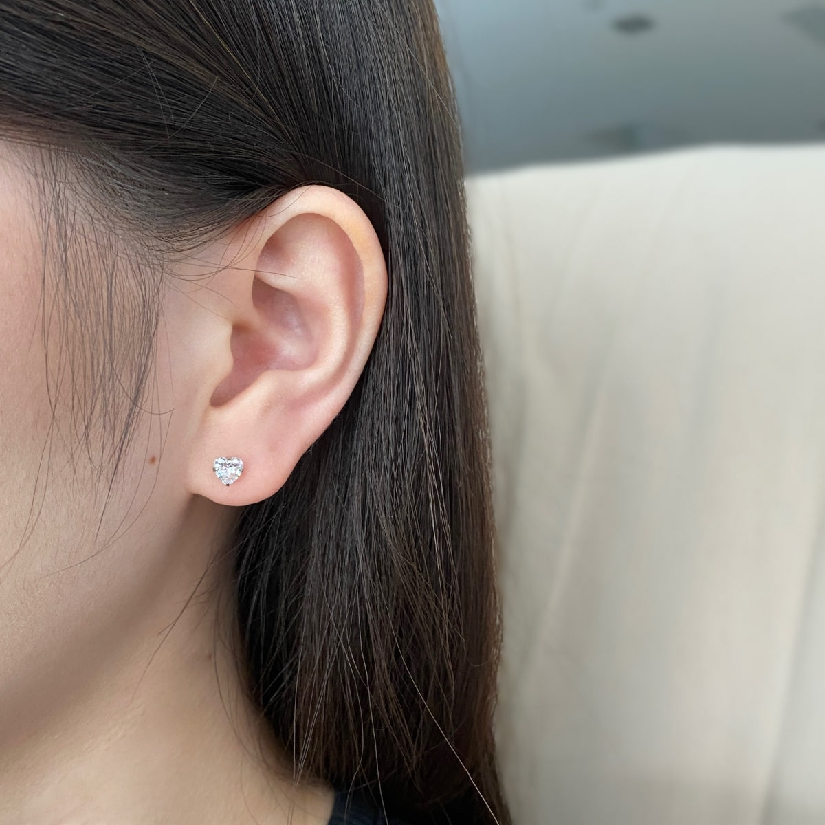 [Charm Aries Jewelry]Sparkling Heart Shaped Simple Earrings