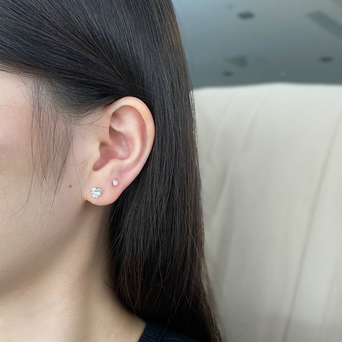 [Charm Aries Jewelry]Sparkling Heart Shaped Simple Earrings