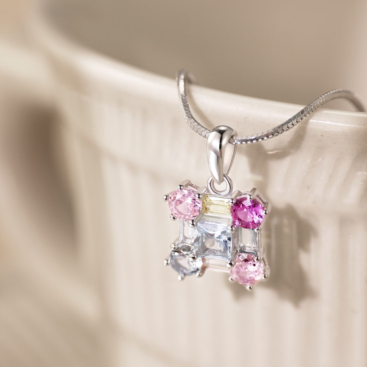 [Charm Aries Jewelry]Gorgeous Multi Colorful Necklace