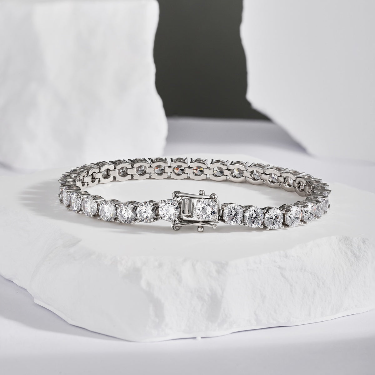 [Charm Aries Jewelry]Ornate Sparkling Round Cut Wedding Bracelet