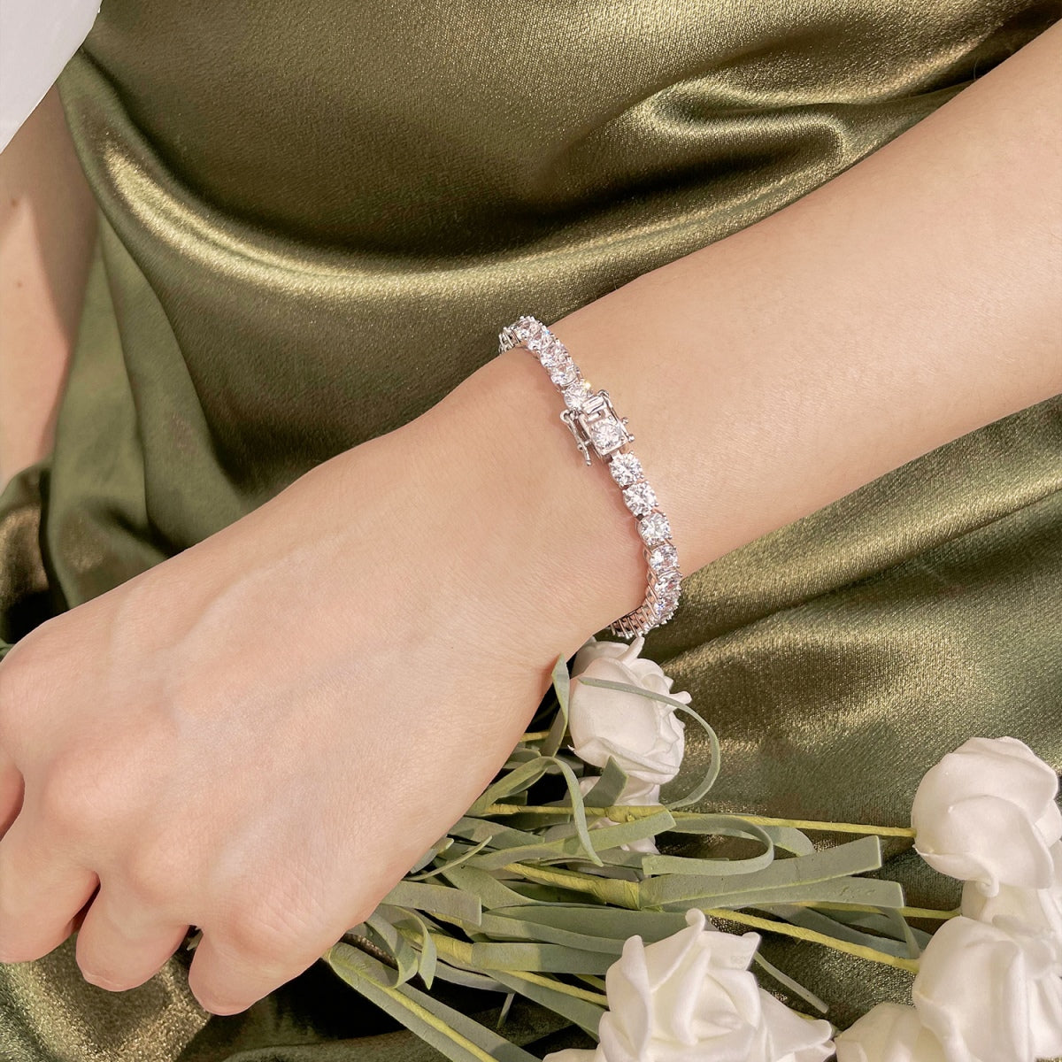 [Charm Aries Jewelry]Ornate Sparkling Round Cut Wedding Bracelet