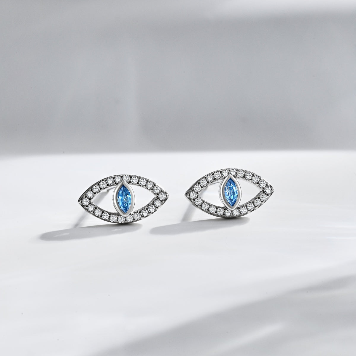 [Charm Aries Jewelry]Blue Devil Eyes Hollow Stud Earrings
