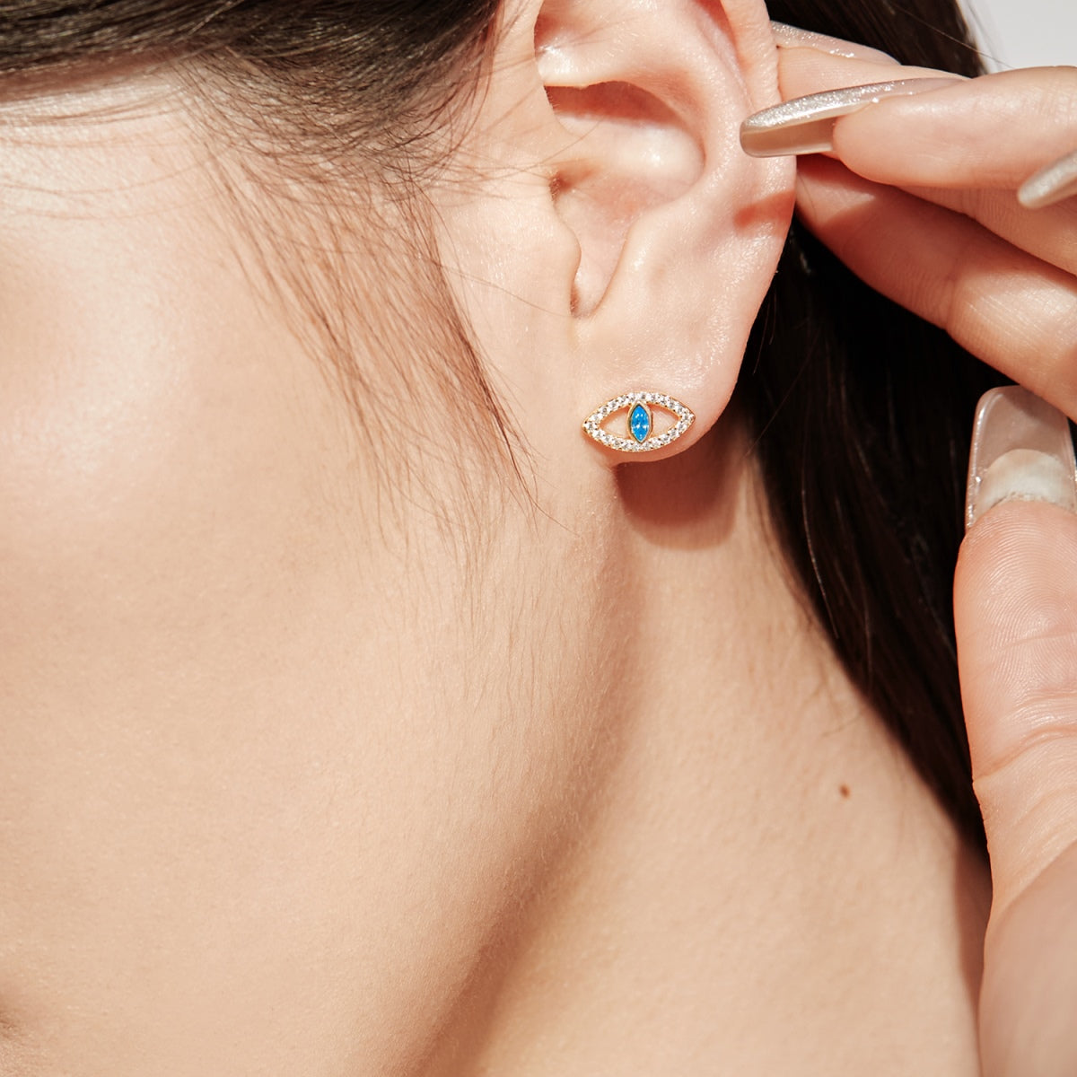 [Charm Aries Jewelry]Blue Devil Eyes Hollow Stud Earrings