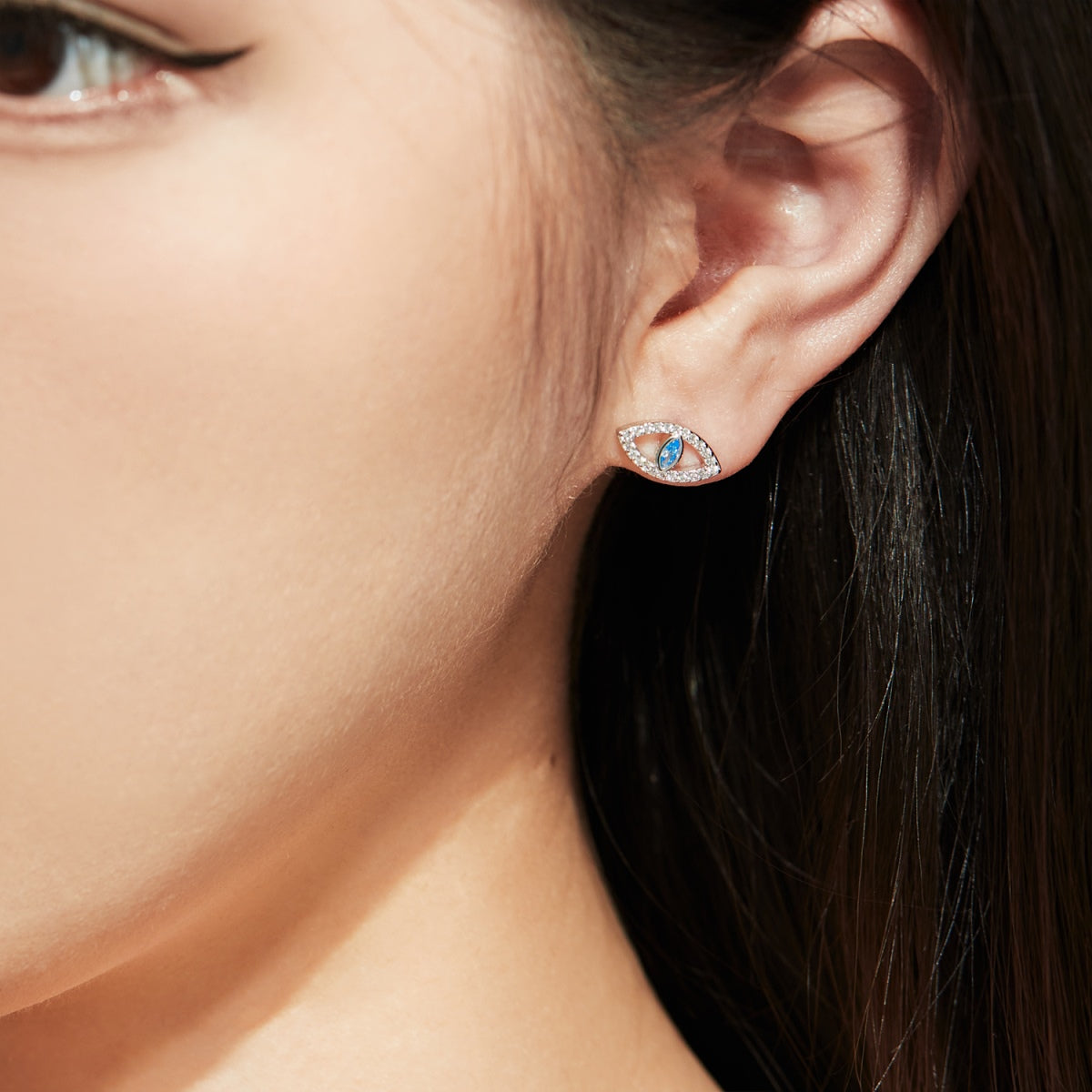 [Charm Aries Jewelry]Blue Devil Eyes Hollow Stud Earrings