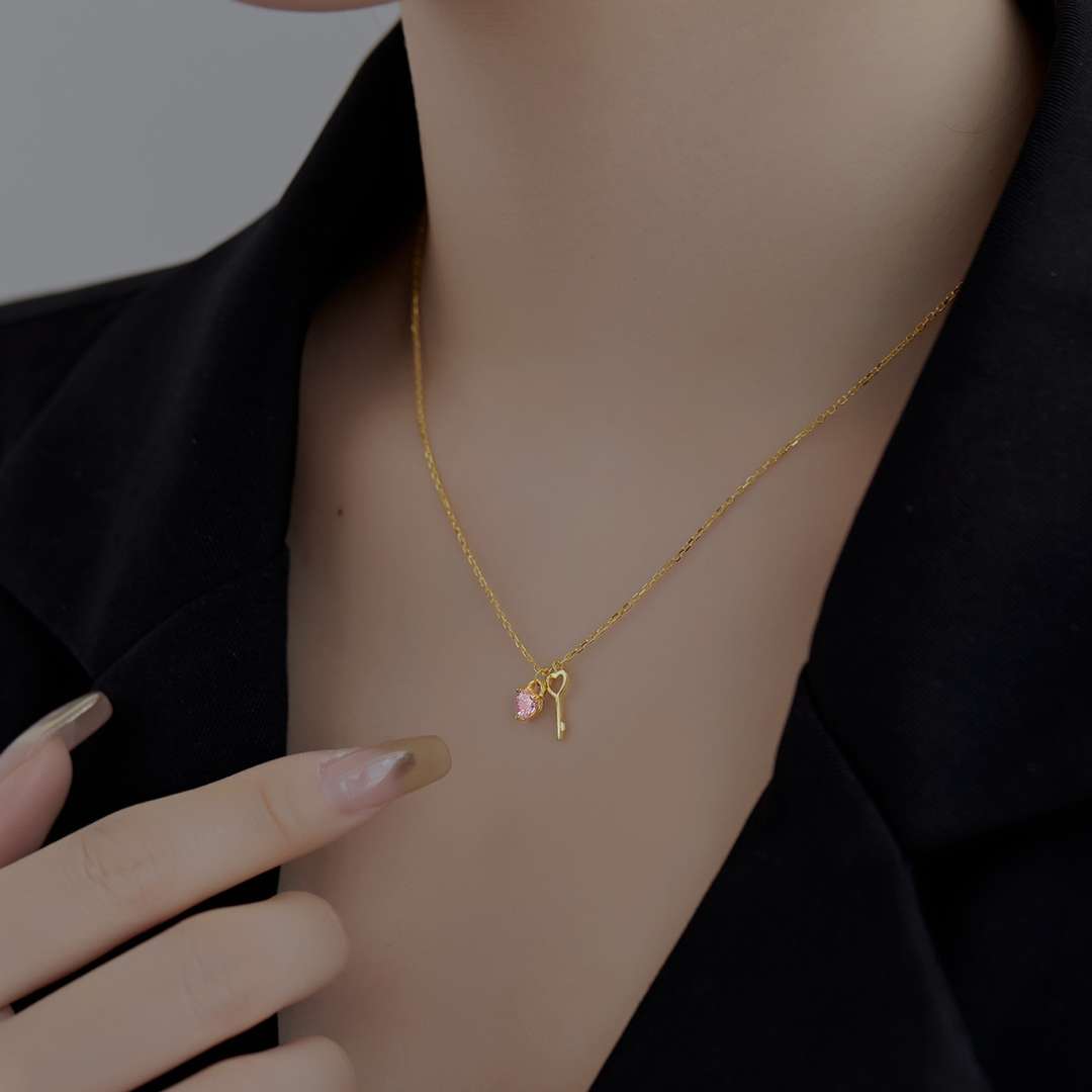 [Charm Aries Jewelry]Unique Heart Shape Key Pendent Necklace