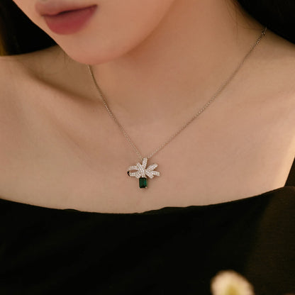 [Charm Aries Jewelry]Luxurious Flower Shape Emerald Cut Necklace