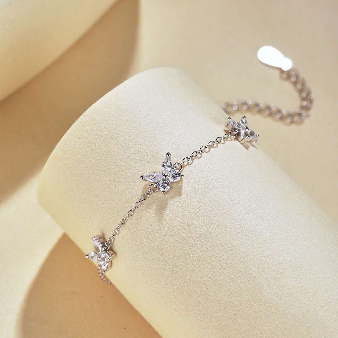 [Charm Aries Jewelry]Radiant Butterfly Shape Necklace