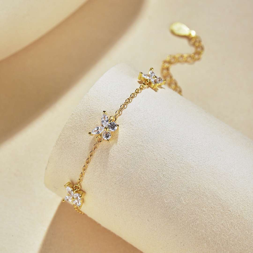 [Charm Aries Jewelry]Radiant Butterfly Shape Necklace