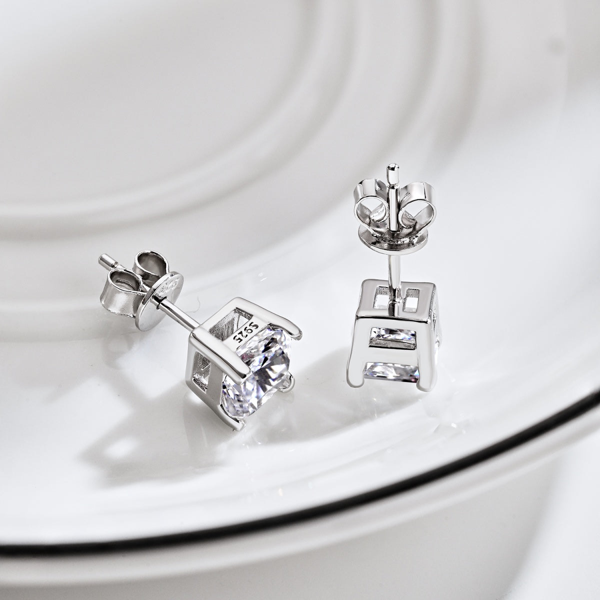 [Charm Aries Jewelry]1.0 Carat Radiant Princess Cut Wedding Earrings