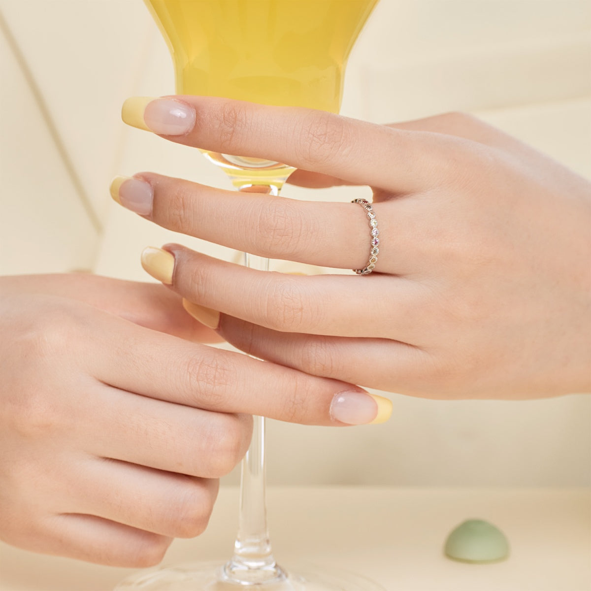 [Charm Aries Jewelry]Radiant Sparkling Round Cut Daily Ring