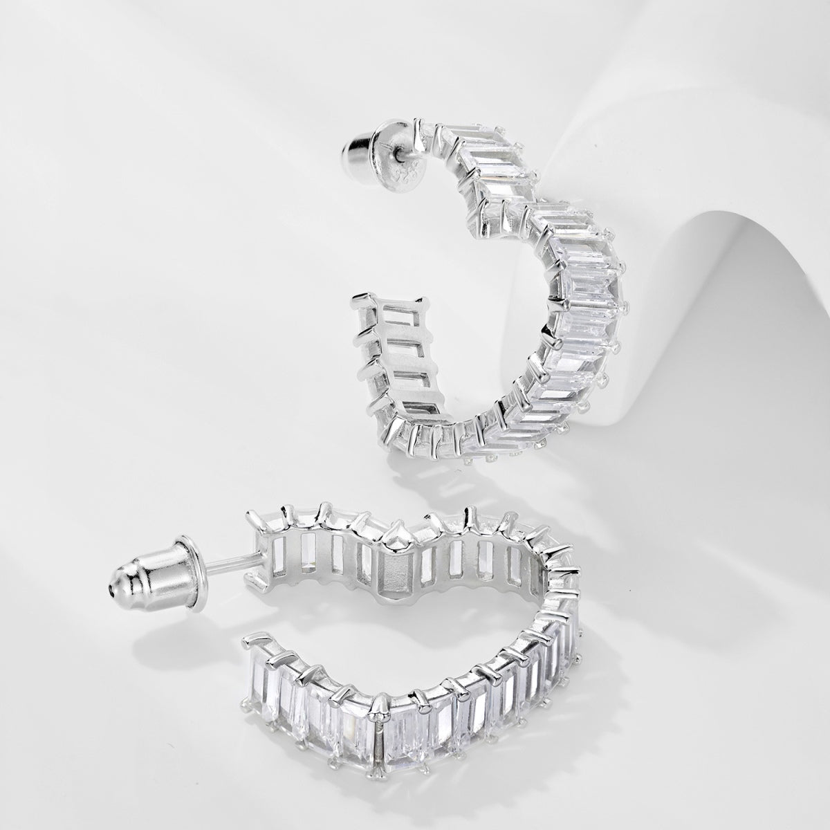 [Charm Aries Jewelry]Radiant Heart Cutout Earrings