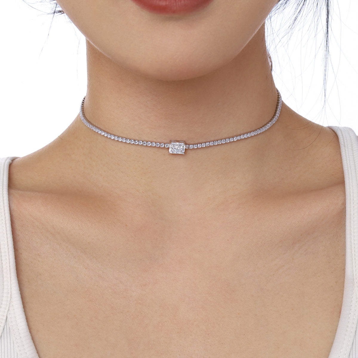 [Charm Aries Jewelry]2.0 carat Ornate Emerald Cut Necklace