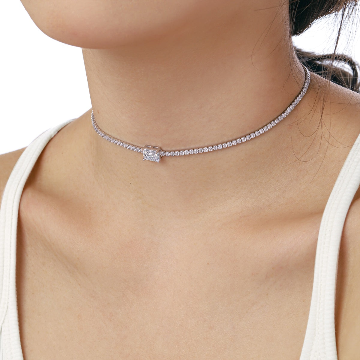 [Charm Aries Jewelry]2.0 carat Ornate Emerald Cut Necklace