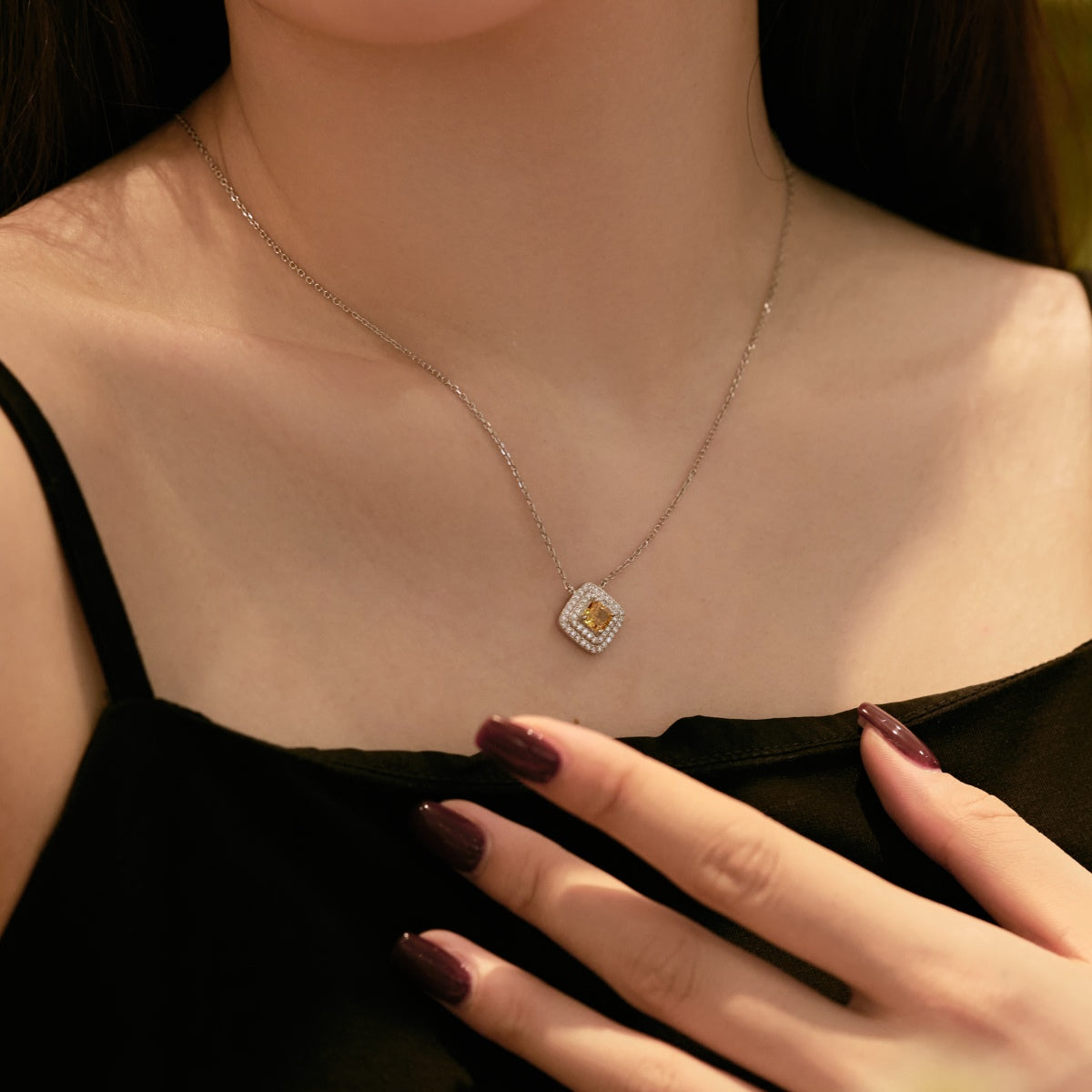 [Charm Aries Jewelry]Sparkling Asscher Cut Necklace