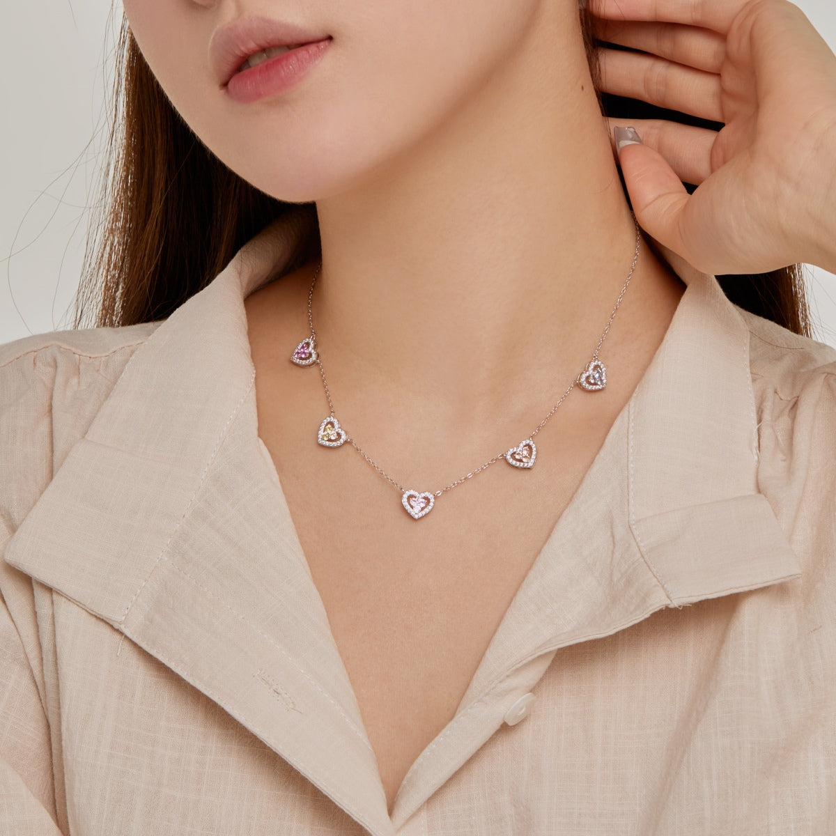 [Charm Aries Jewelry]Sparkling Five Heart Necklace