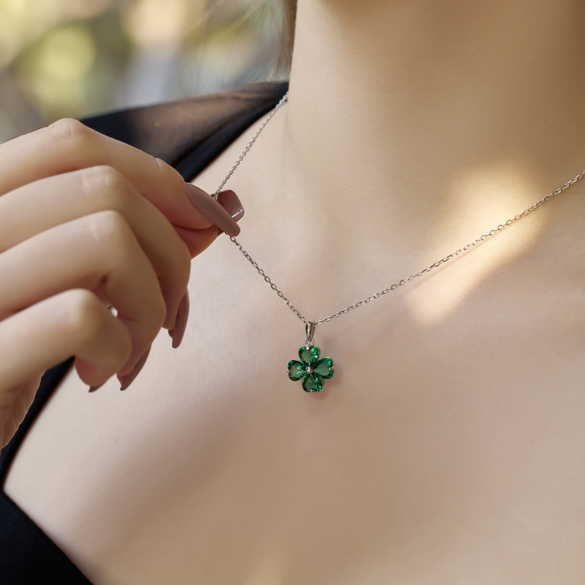 [Charm Aries Jewelry]Heart-Shaped Four-Leaf Charm Aries Bead Necklace