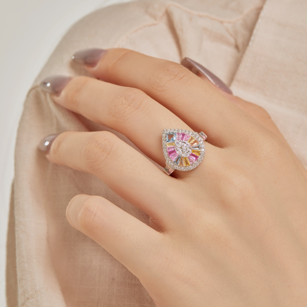 [Charm Aries Jewelry]Elegant Colorful Water Drop Shape Banquet Ring