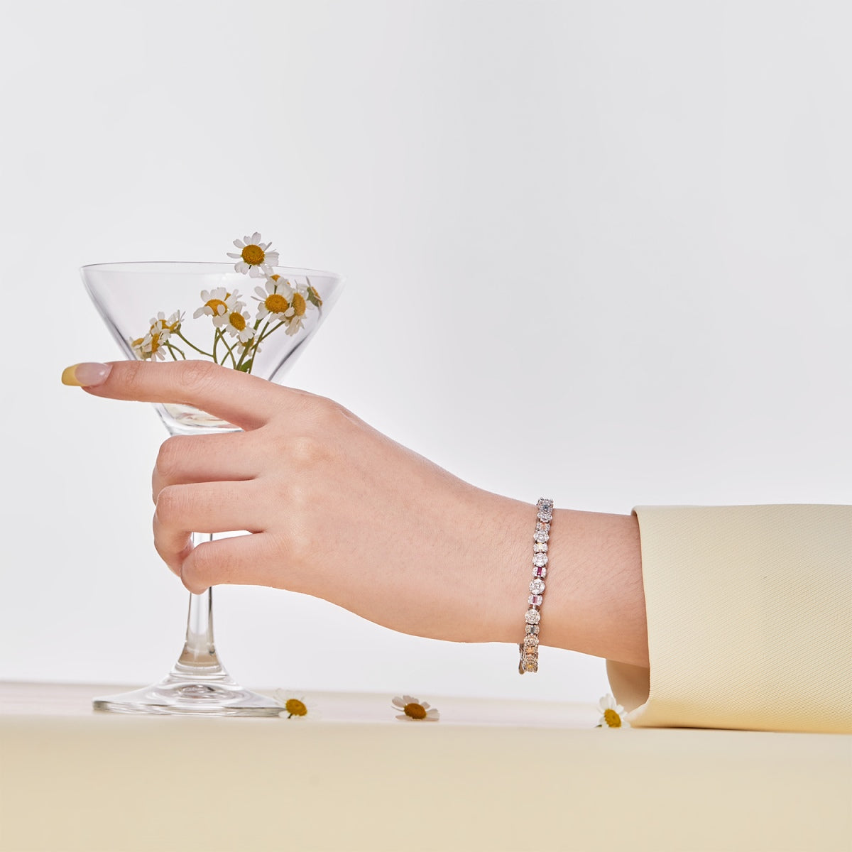 [Charm Aries Jewelry]Dazzling Radiant Multi Cut Daily Bracelet