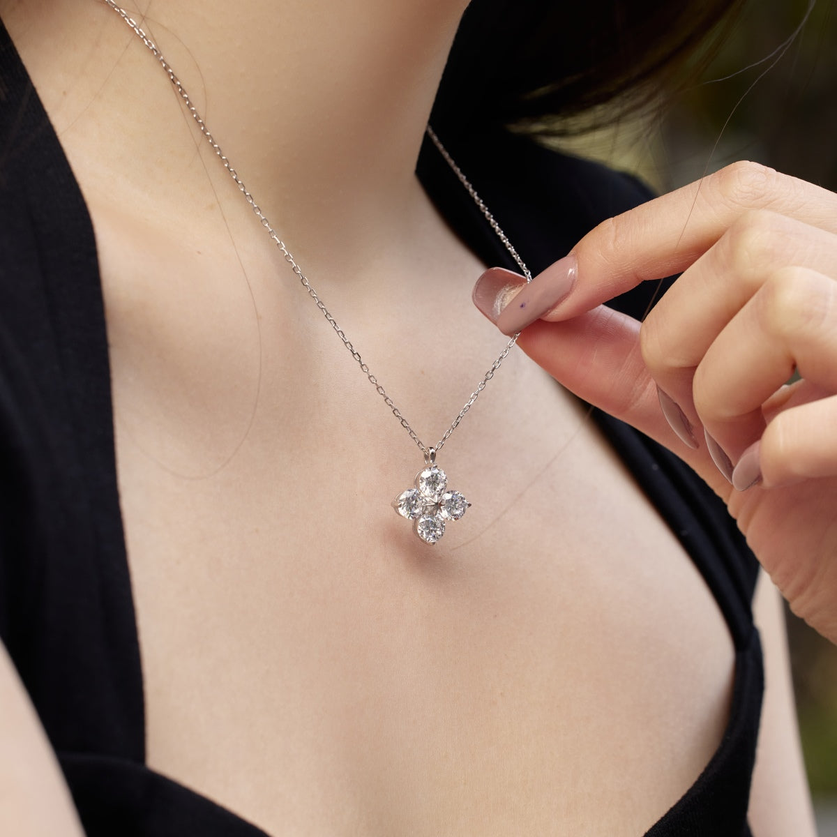 [Charm Aries Jewelry]Four-Leaf Charm Aries And Eight-Pointed Star Necklace