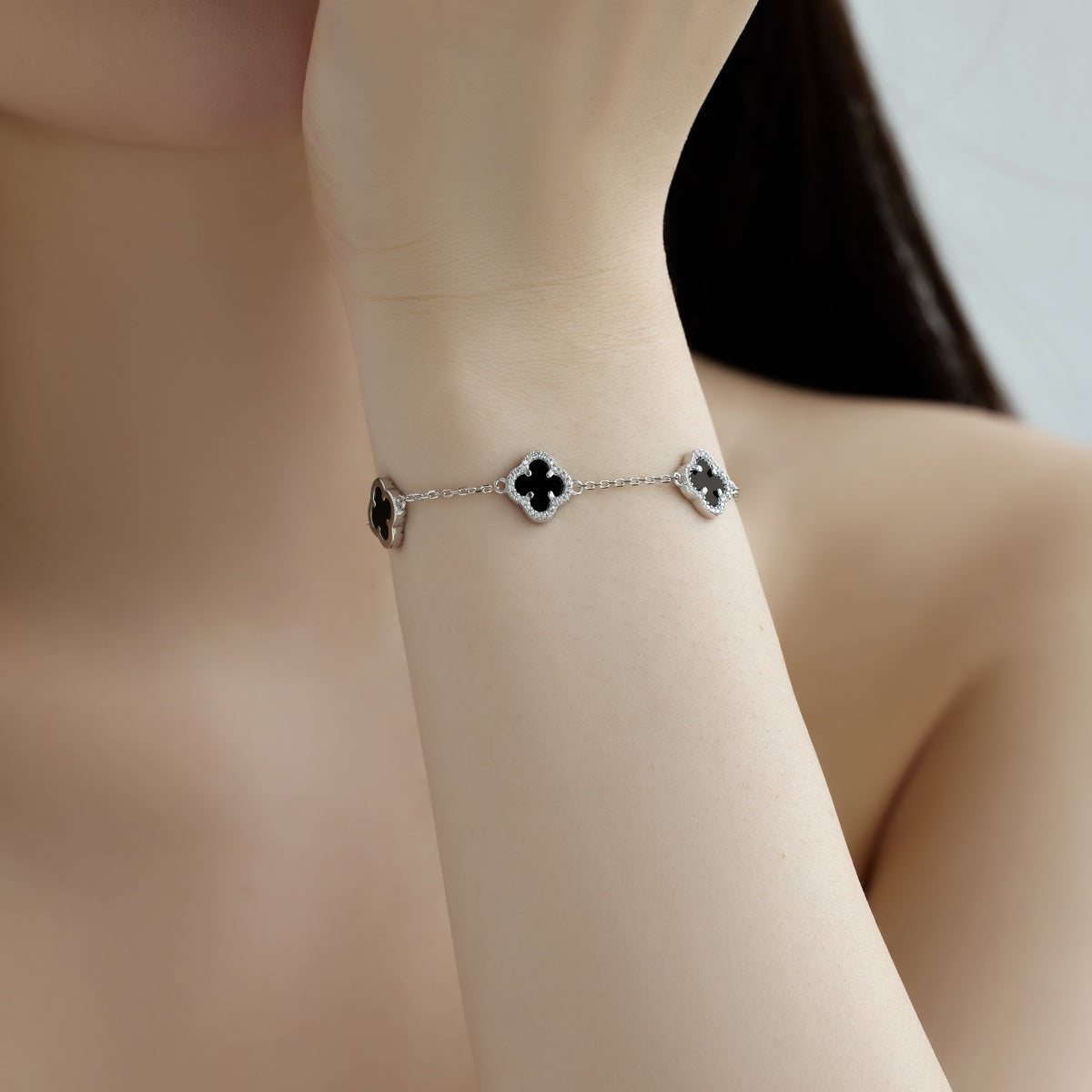 [Charm Aries Jewelry]Four-Leaf Charm Aries Exquisite Bracelet