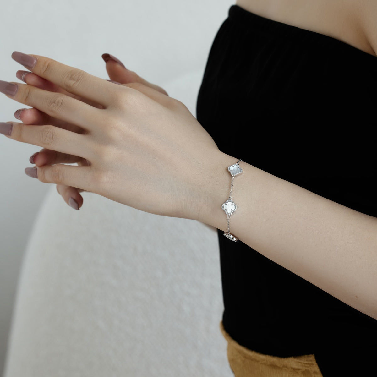 [Charm Aries Jewelry]Four-Leaf Charm Aries Exquisite Bracelet