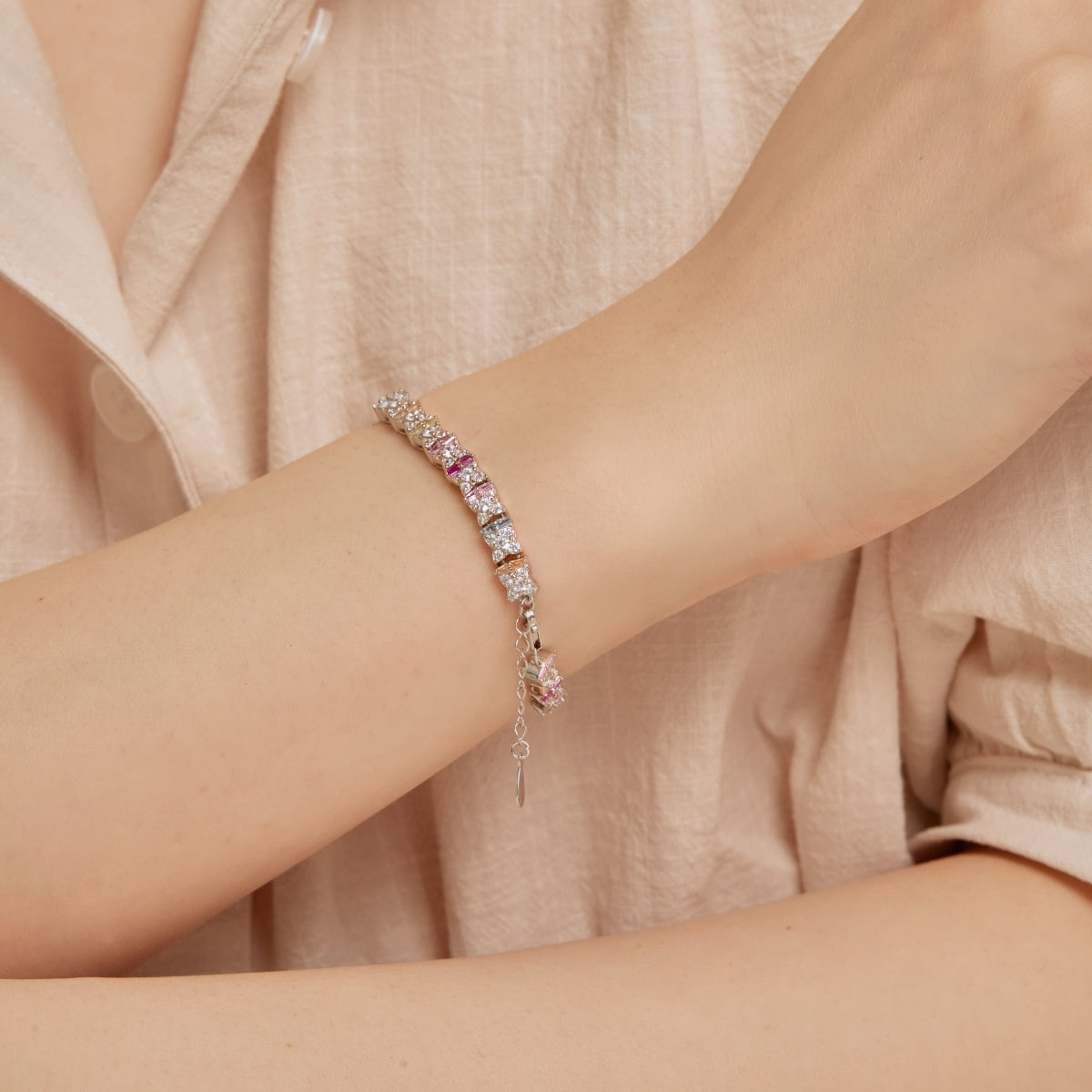 [Charm Aries Jewelry]Unique Colorful Flower Shape Daily Bracelet