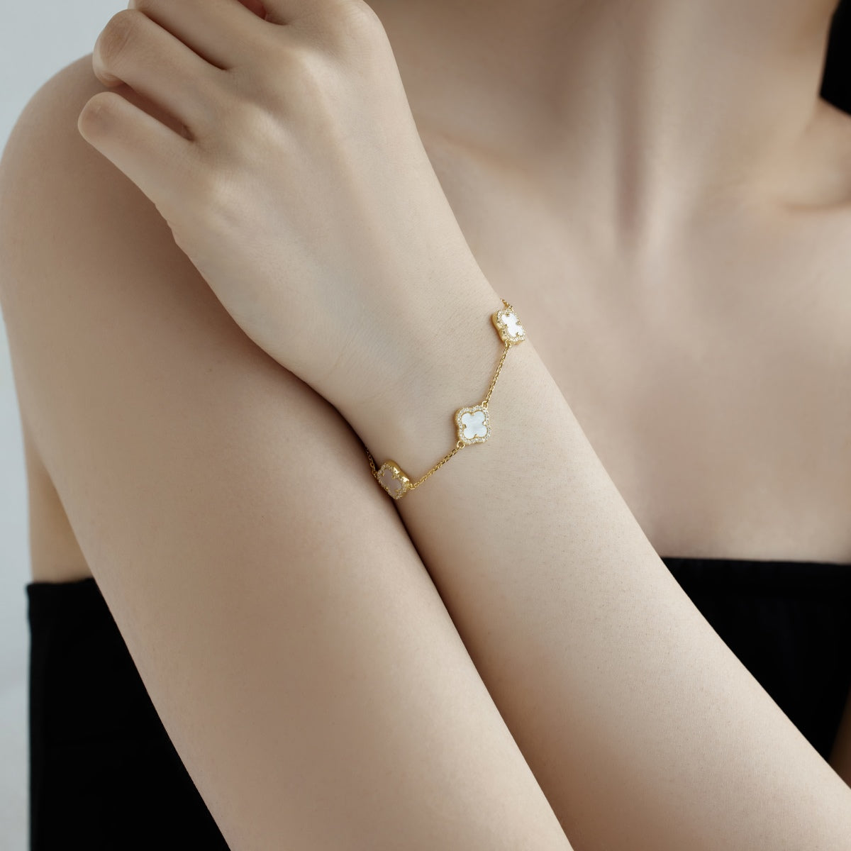 [Charm Aries Jewelry]Four-Leaf Charm Aries Exquisite Bracelet